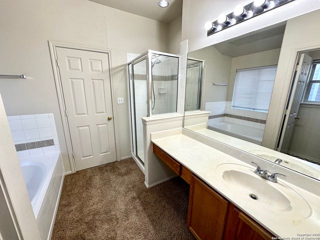 22230 Goldcrest Run, San Antonio, TX 78260
