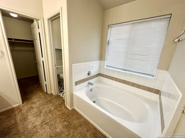 22230 Goldcrest Run, San Antonio, TX 78260