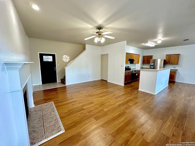 22230 Goldcrest Run, San Antonio, TX 78260