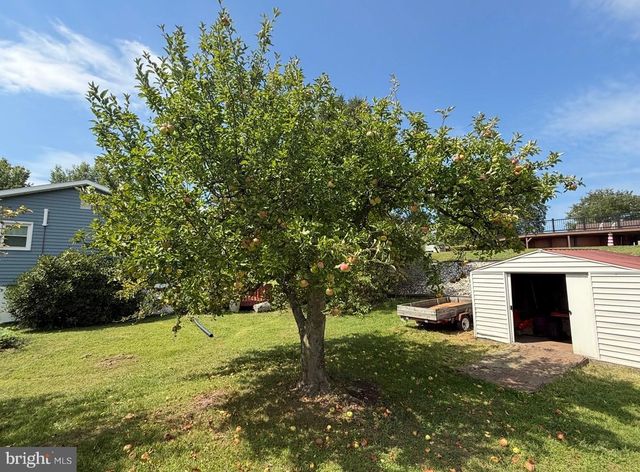 301 LAFAYETTE DR, New Cumberland, PA 17070