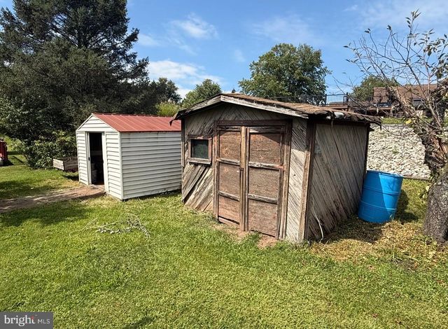 301 LAFAYETTE DR, New Cumberland, PA 17070