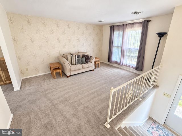 301 LAFAYETTE DR, New Cumberland, PA 17070