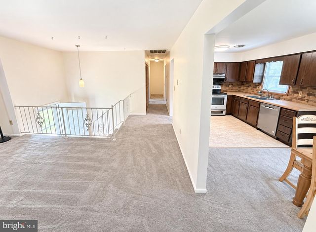 301 LAFAYETTE DR, New Cumberland, PA 17070