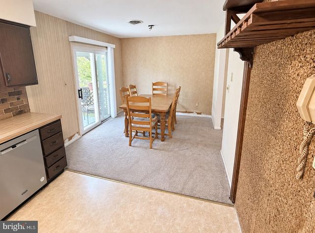 301 LAFAYETTE DR, New Cumberland, PA 17070