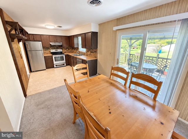 301 LAFAYETTE DR, New Cumberland, PA 17070