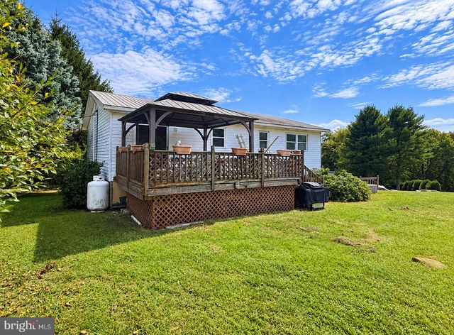 301 LAFAYETTE DR, New Cumberland, PA 17070