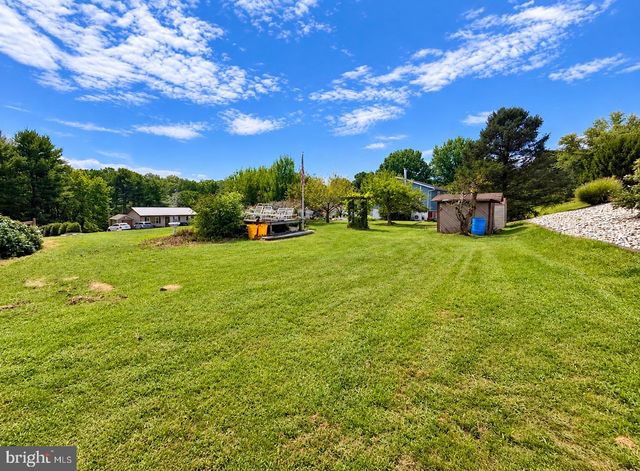301 LAFAYETTE DR, New Cumberland, PA 17070