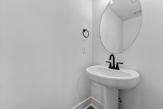 319 Front Ridge Circle, Clarksville, TN 37040