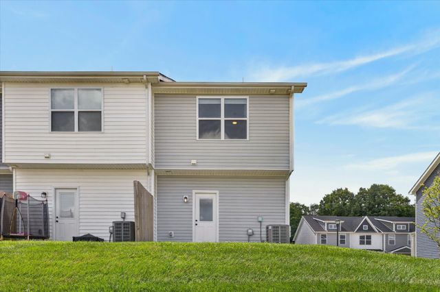 319 Front Ridge Circle, Clarksville, TN 37040