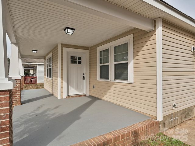 2822 Seymour Drive, Charlotte, NC 28208