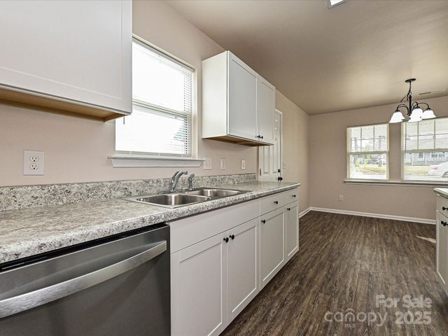 2822 Seymour Drive, Charlotte, NC 28208