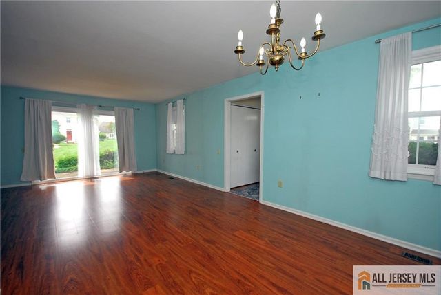 97 Glenwood Lane B, Monroe, NJ 08831