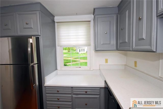 97 Glenwood Lane B, Monroe, NJ 08831