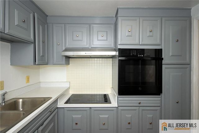 97 Glenwood Lane B, Monroe, NJ 08831