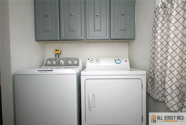 97 Glenwood Lane B, Monroe, NJ 08831