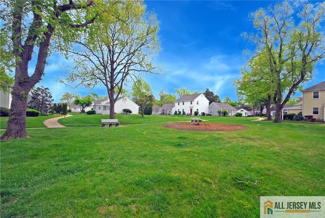 97 Glenwood Lane B, Monroe, NJ 08831