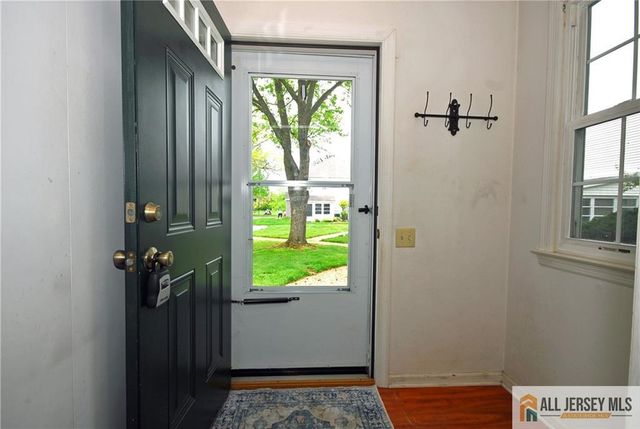 97 Glenwood Lane B, Monroe, NJ 08831