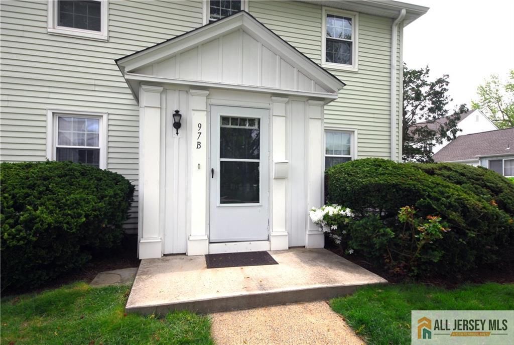 97 Glenwood Lane B, Monroe, NJ 08831