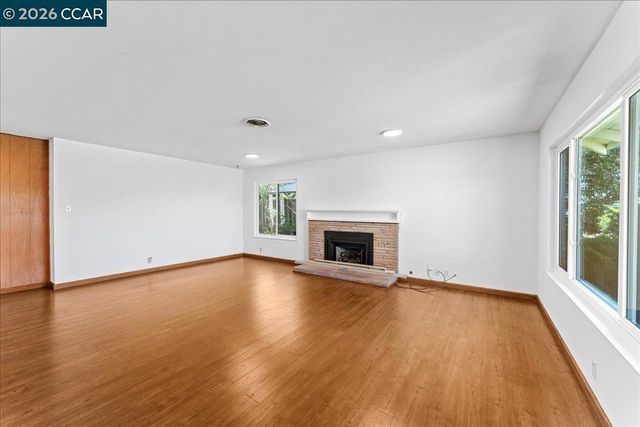 1566 Mann Dr, Pinole, CA 94564