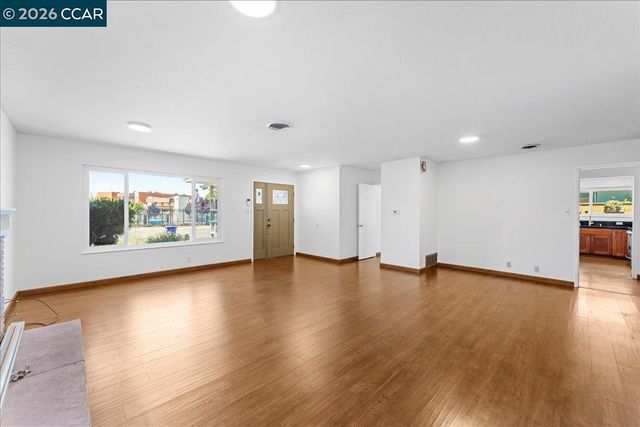 1566 Mann Dr, Pinole, CA 94564