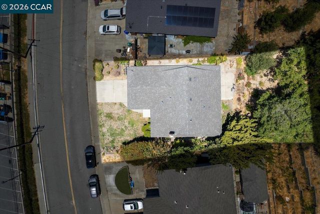 1566 Mann Dr, Pinole, CA 94564