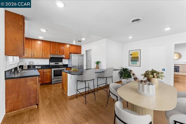 1566 Mann Dr, Pinole, CA 94564