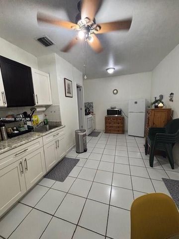 5852 SW 147th Pl, Miami, FL 33193