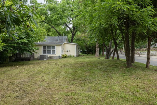 1236 W Mount Comfort Road, Fayetteville, AR 72703