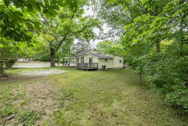 1236 W Mount Comfort Road, Fayetteville, AR 72703