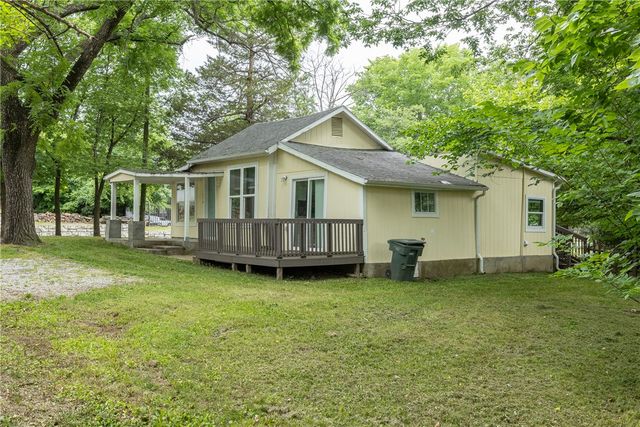 1236 W Mount Comfort Road, Fayetteville, AR 72703