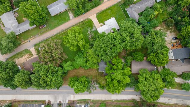 1236 W Mount Comfort Road, Fayetteville, AR 72703