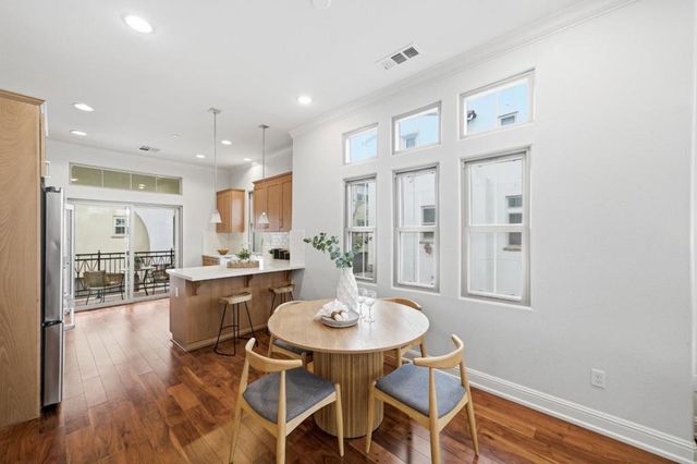 125 Fairchild Drive, Mountain View, CA 94043