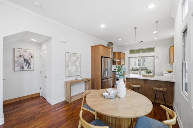 125 Fairchild Drive, Mountain View, CA 94043