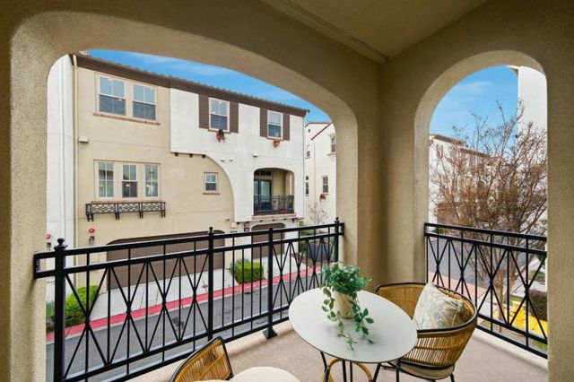 125 Fairchild Drive, Mountain View, CA 94043