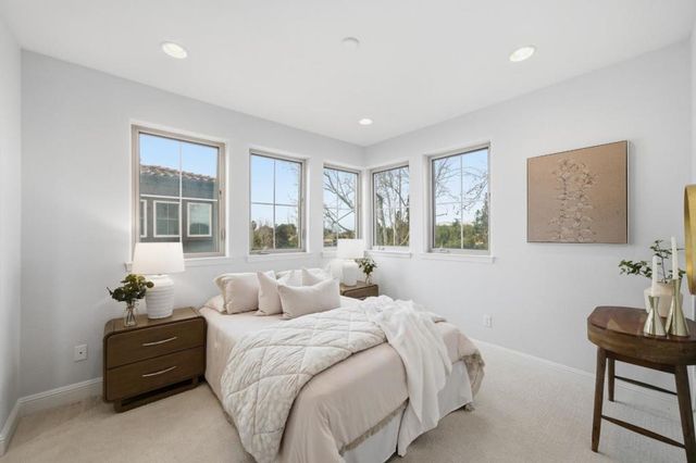 125 Fairchild Drive, Mountain View, CA 94043