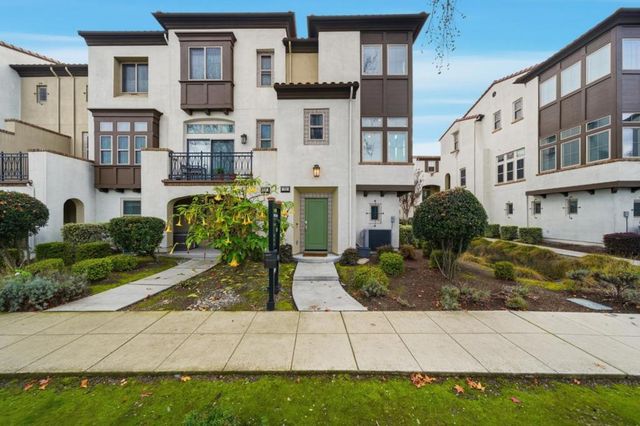 125 Fairchild Drive, Mountain View, CA 94043