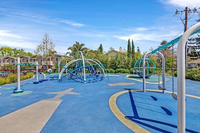 125 Fairchild Drive, Mountain View, CA 94043