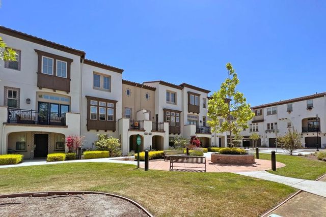 125 Fairchild Drive, Mountain View, CA 94043