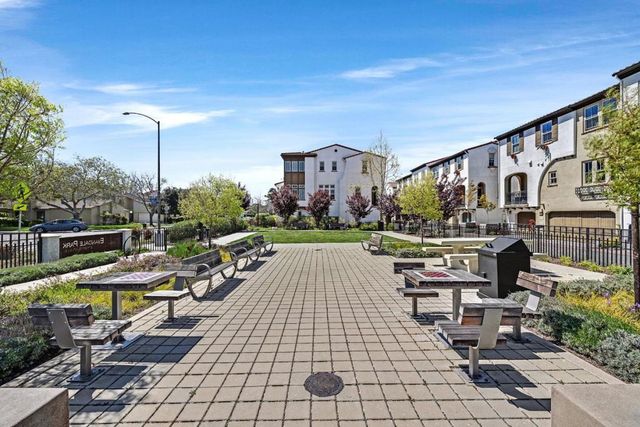 125 Fairchild Drive, Mountain View, CA 94043