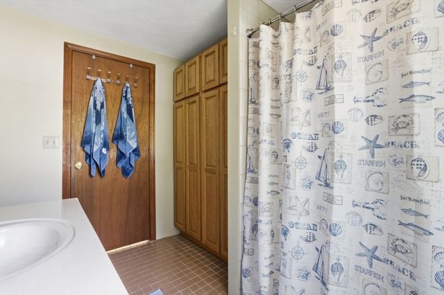 2 Alan Road, Hudson, MA 01749