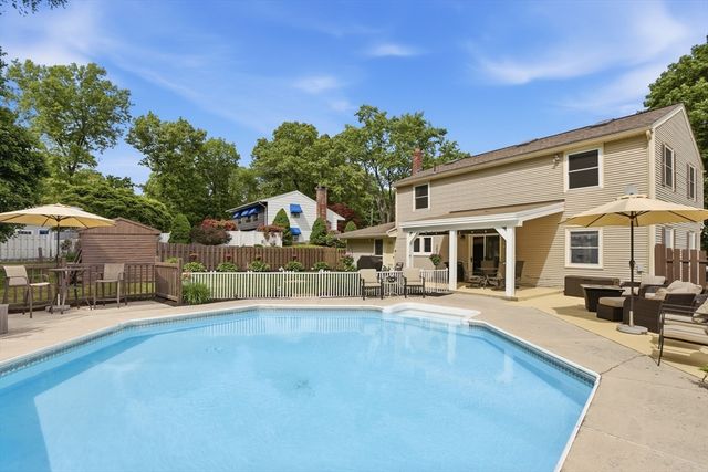 2 Alan Road, Hudson, MA 01749