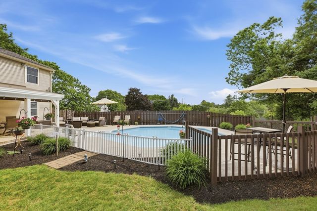 2 Alan Road, Hudson, MA 01749