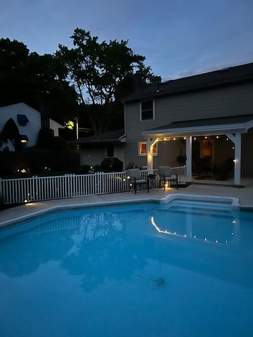2 Alan Road, Hudson, MA 01749
