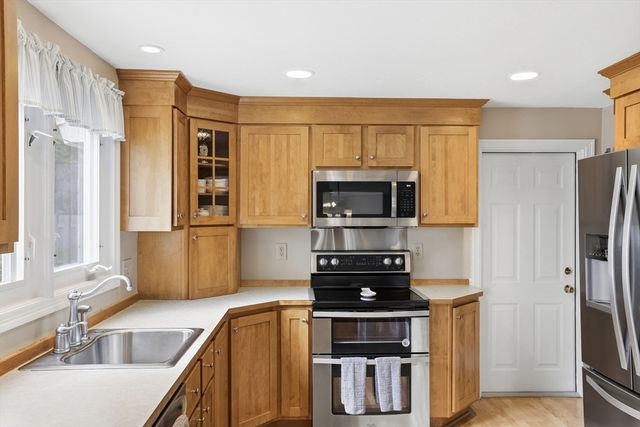 2 Alan Road, Hudson, MA 01749