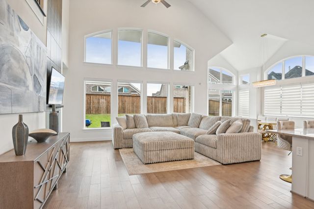 925 Oglethorpe Lane, Savannah, TX 76227