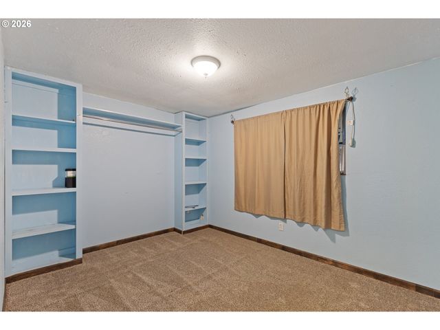 416 GLEN Ave, Sutherlin, OR 97479