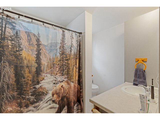 416 GLEN Ave, Sutherlin, OR 97479