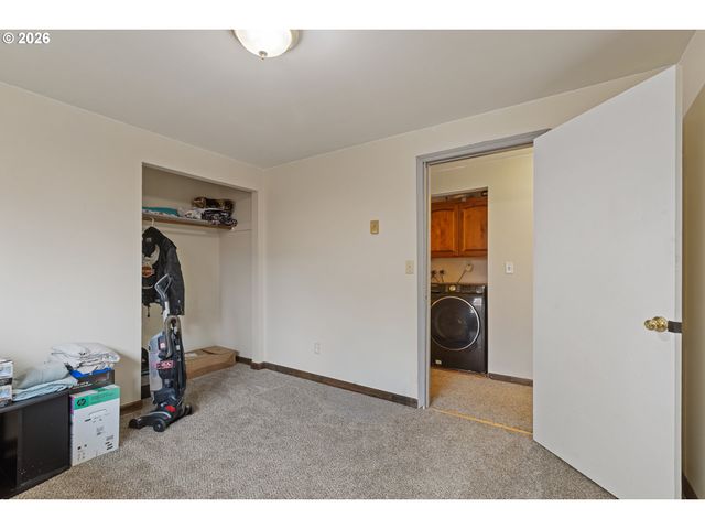 416 GLEN Ave, Sutherlin, OR 97479