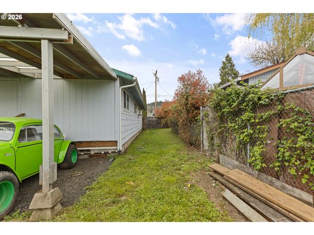 416 GLEN Ave, Sutherlin, OR 97479