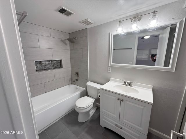 19820 N 13TH Avenue 206, Phoenix, AZ 85027
